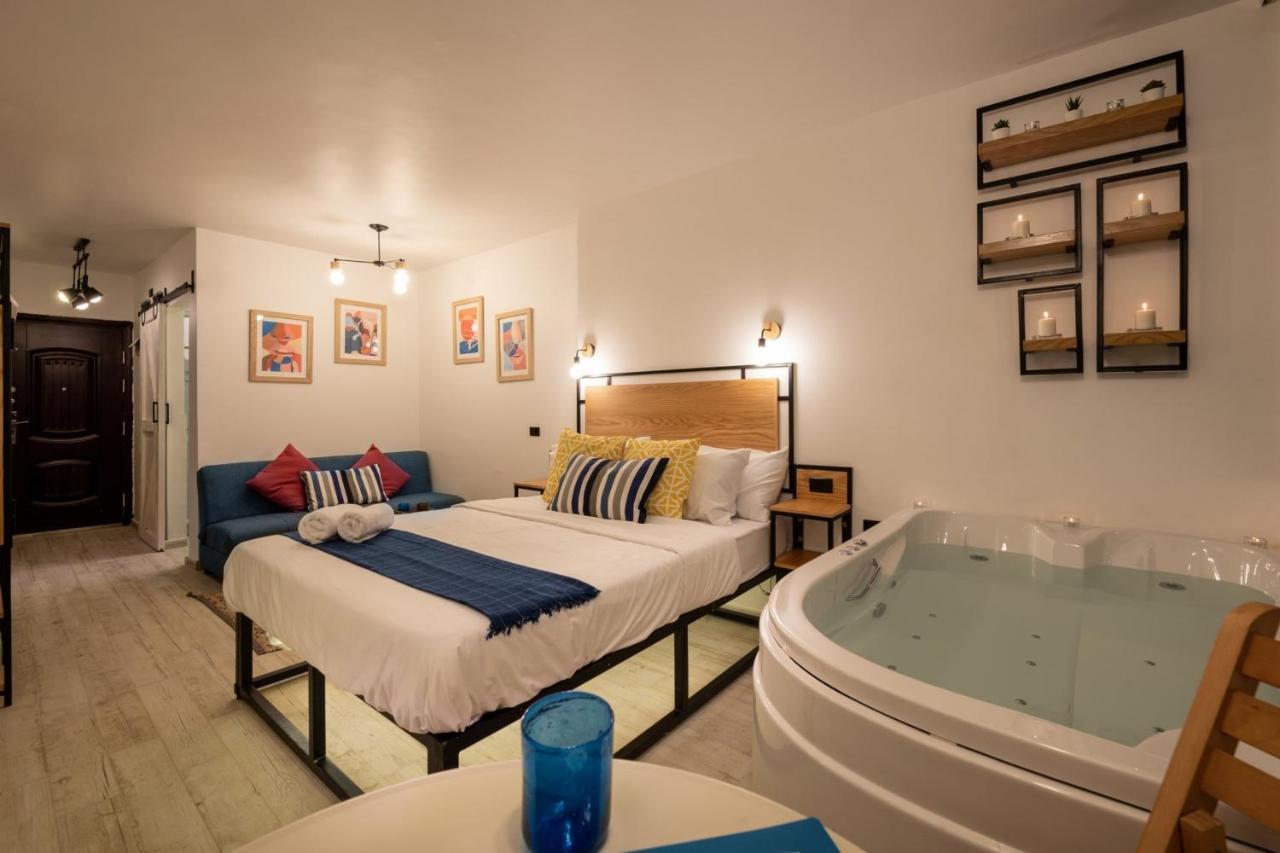 Jacuzzi By The Historic Pyramids Apt3