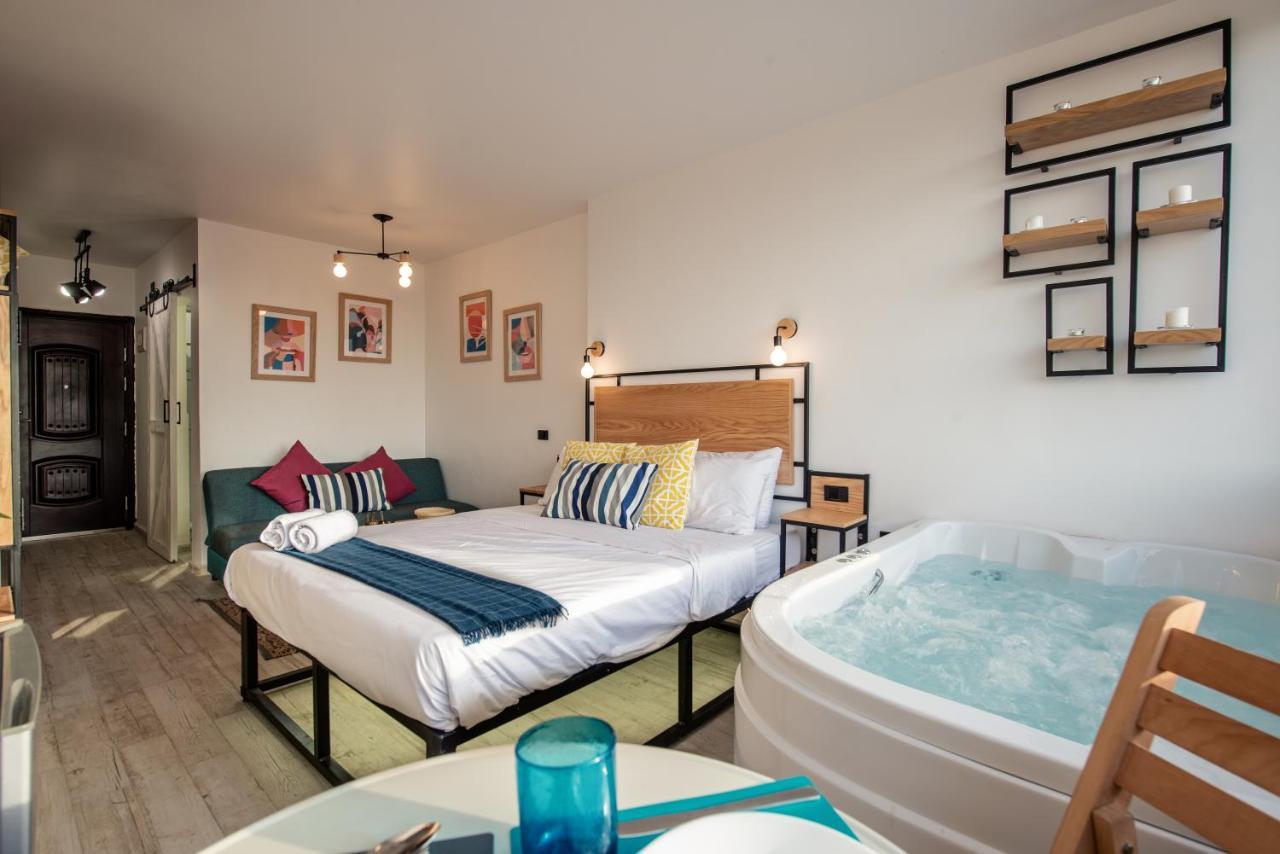 Jacuzzi By The Historic Pyramids Apt3